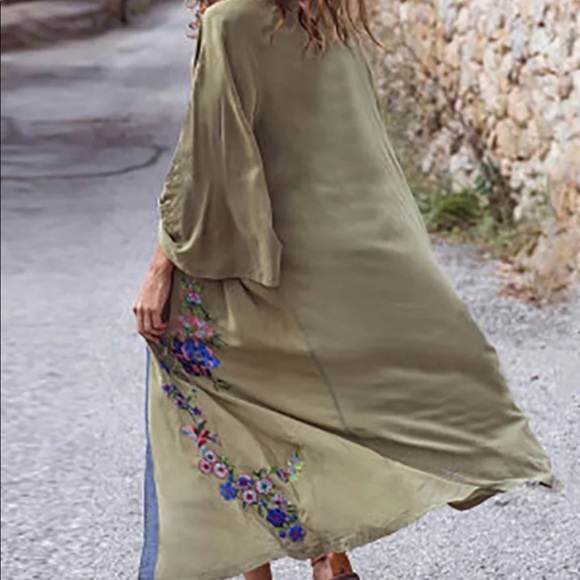 New! Embroidered Floral Kimono Duster - Picture 4 of 7